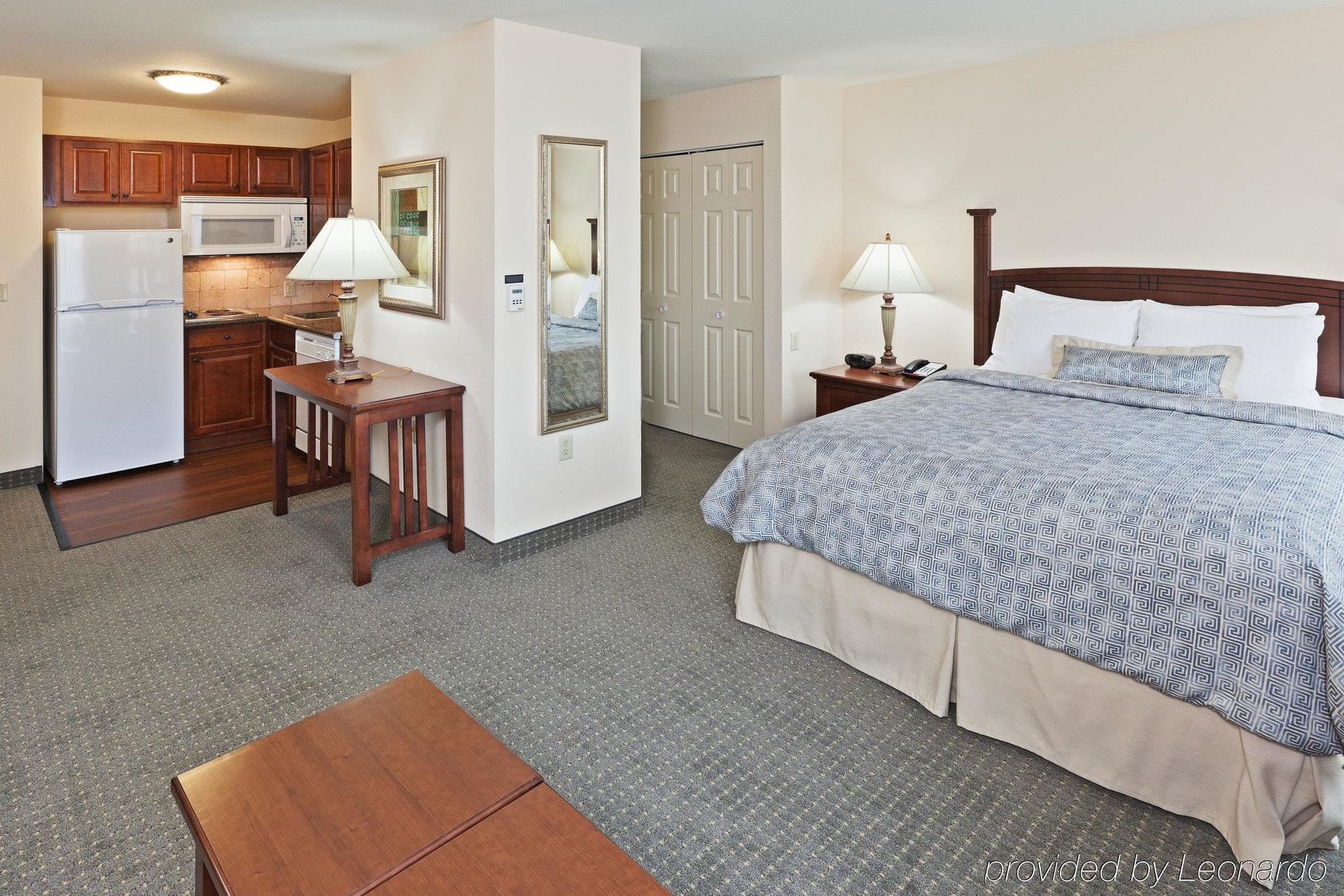 Staybridge Suites Wichita, An Ihg Hotel Room photo